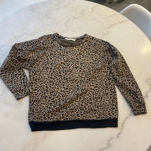 A Fine Line cheetah print long sleeve top. L